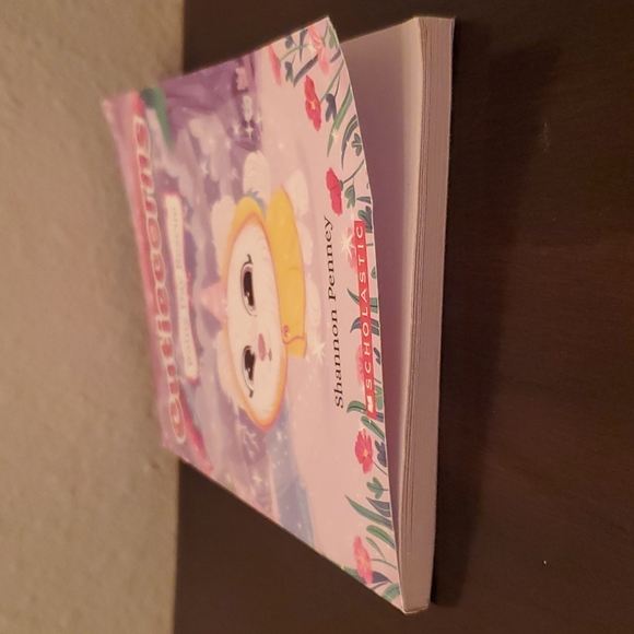 💖5/$15 Cutiecorns Rainy Day Rescue Book - Picture 3 of 4